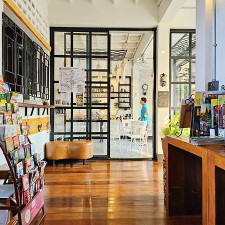Sherloft Home & Hostel Chiang Mai Bagian luar foto
