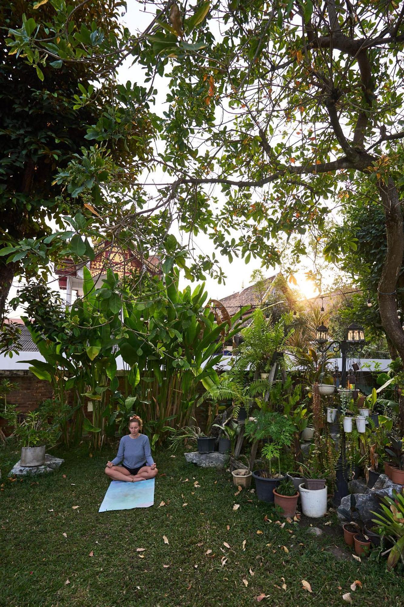 Sherloft Home & Hostel Chiang Mai Bagian luar foto