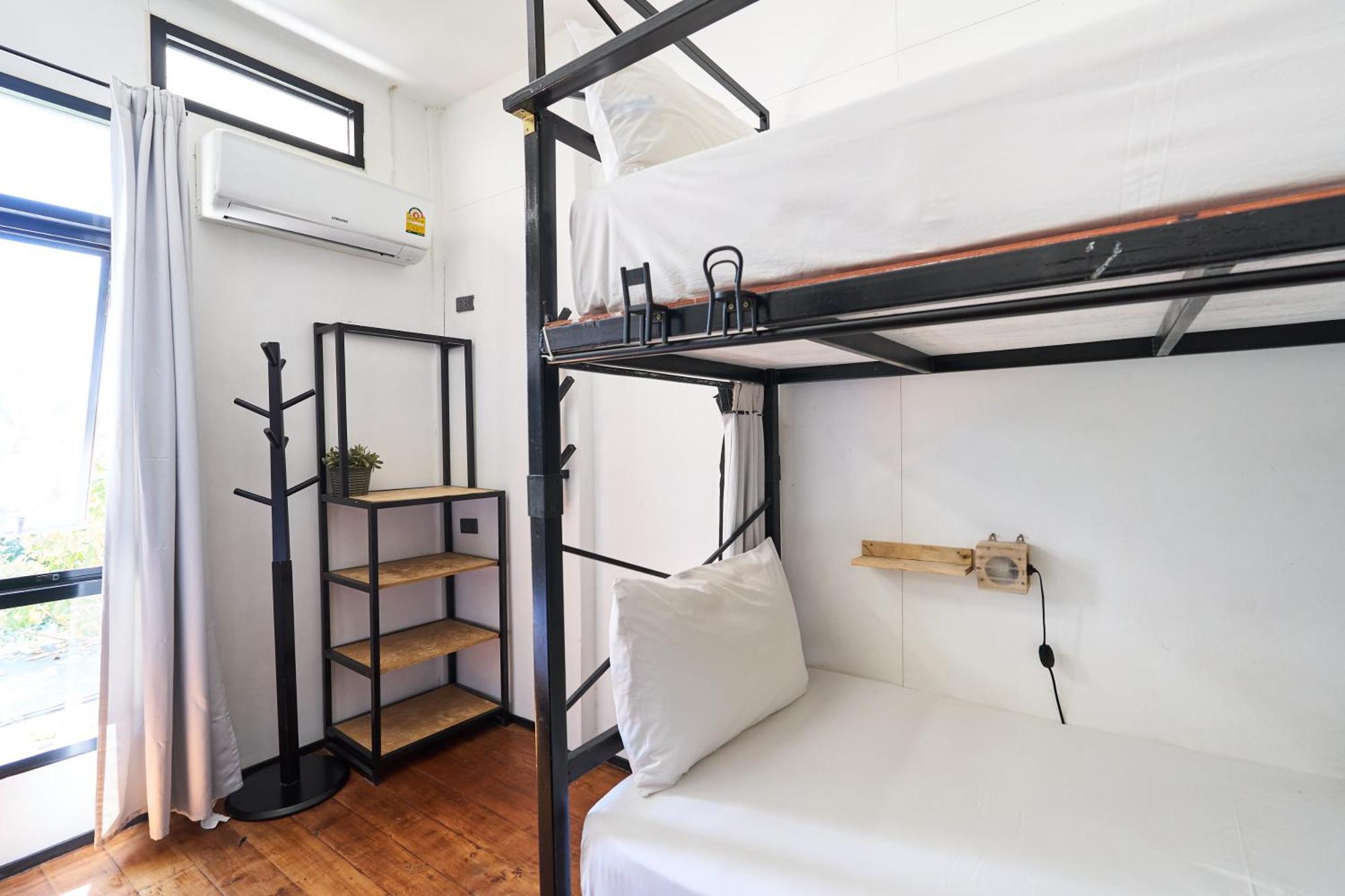 Sherloft Home & Hostel Chiang Mai Bagian luar foto