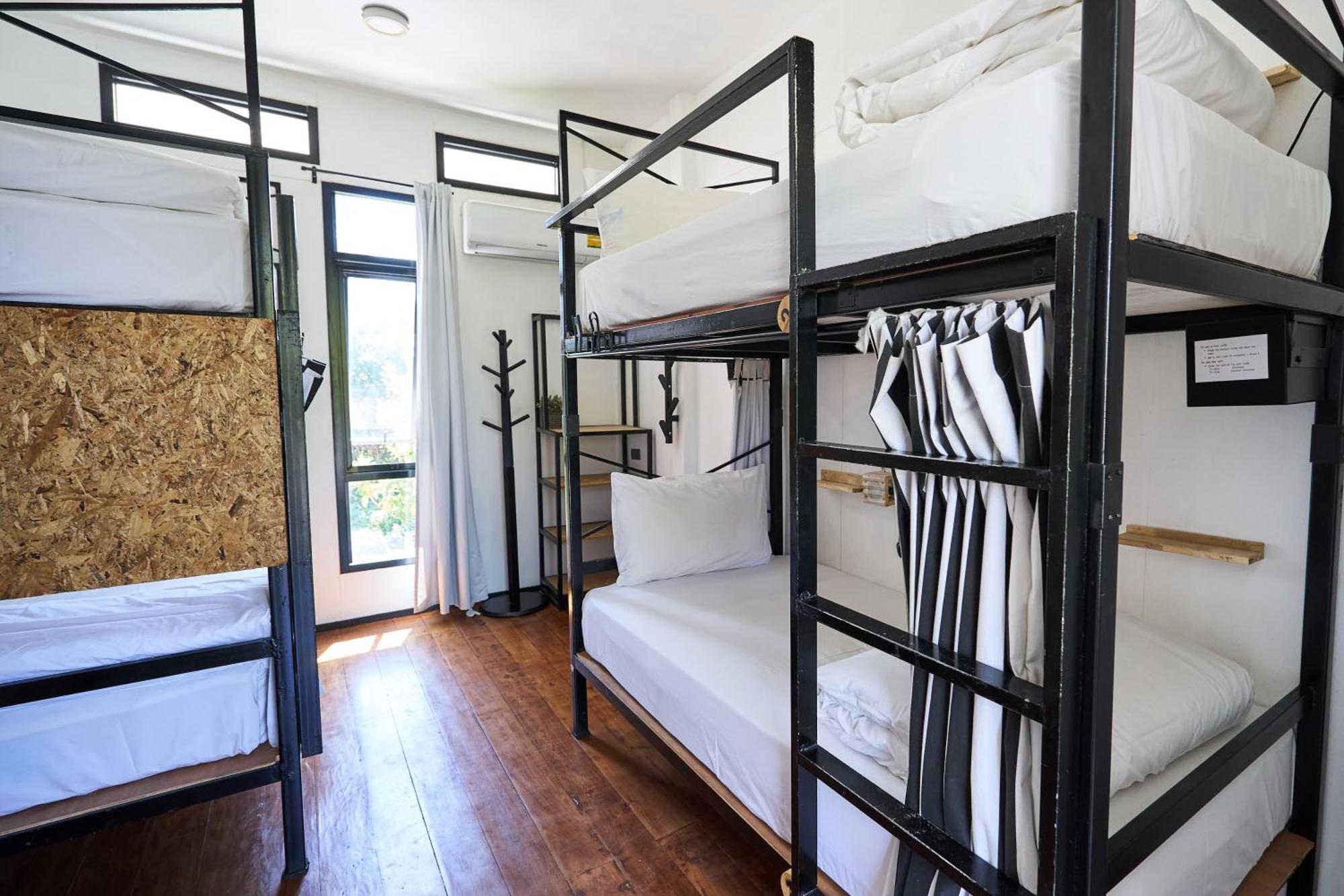 Sherloft Home & Hostel Chiang Mai Bagian luar foto
