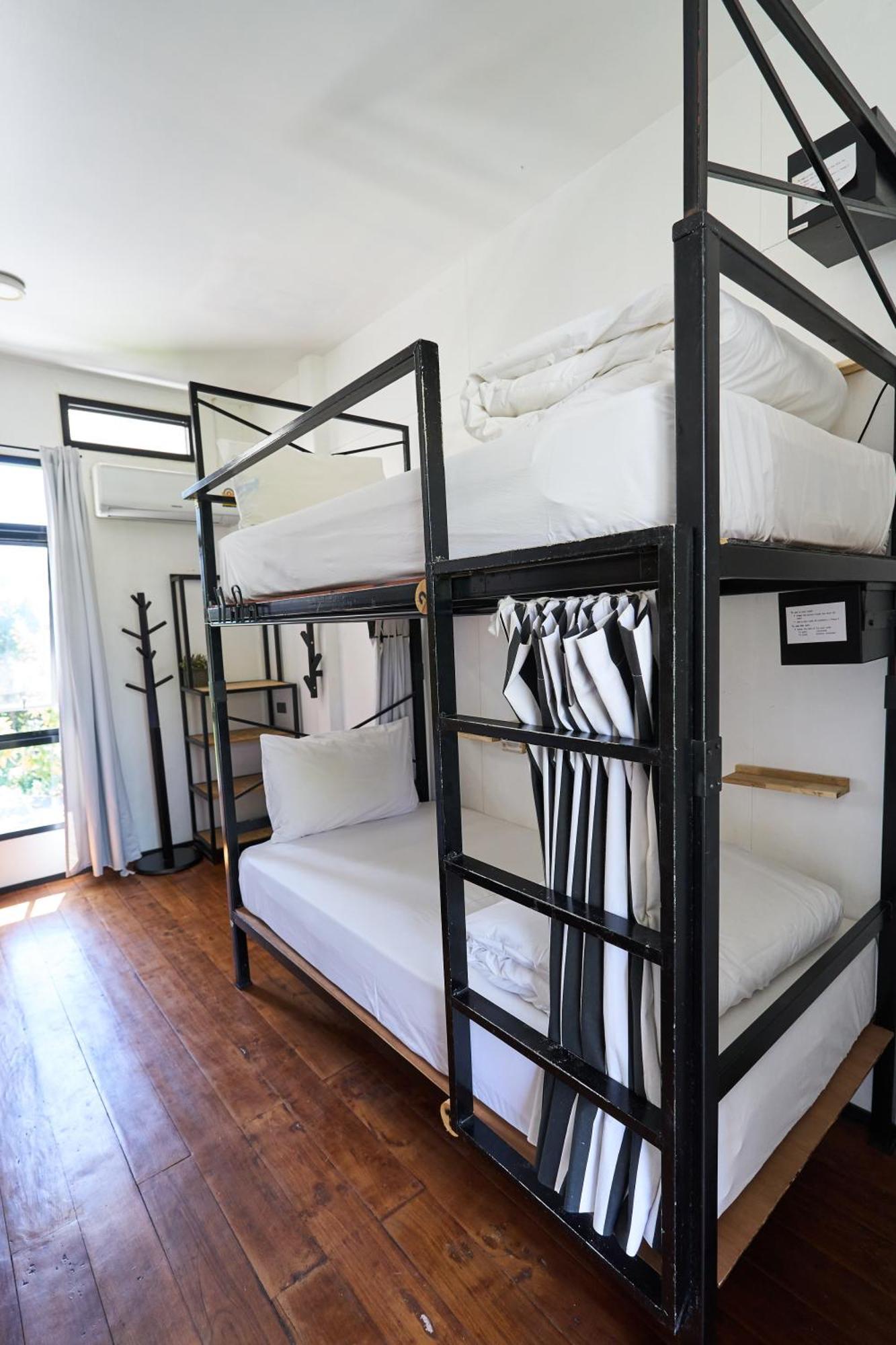 Sherloft Home & Hostel Chiang Mai Bagian luar foto