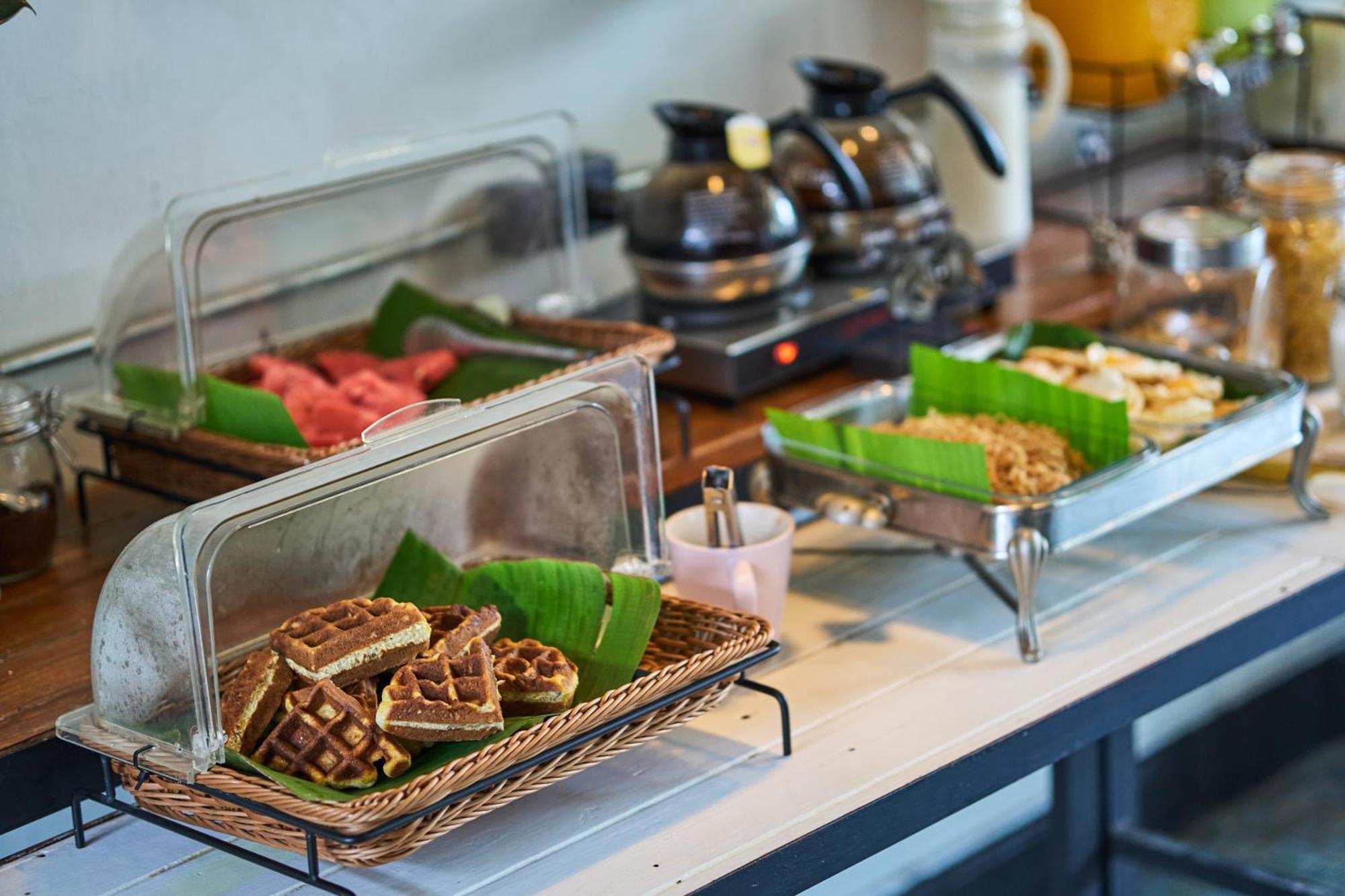 Sherloft Home & Hostel Chiang Mai Bagian luar foto