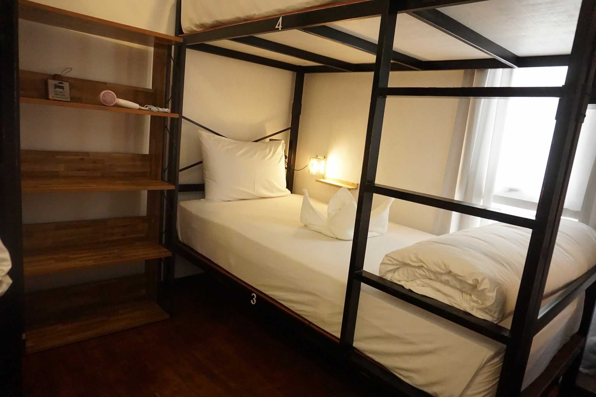 Sherloft Home & Hostel Chiang Mai Bagian luar foto