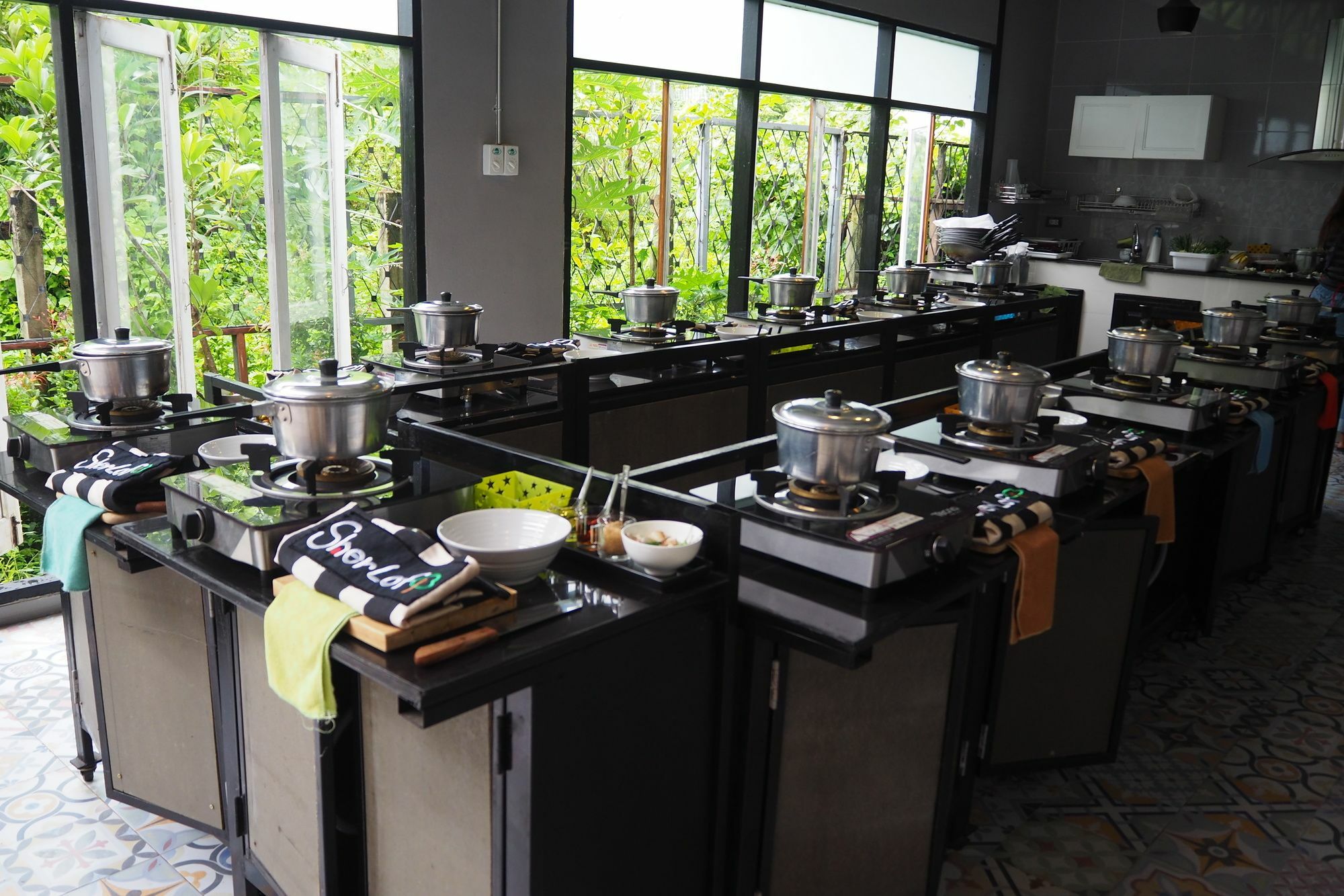 Sherloft Home & Hostel Chiang Mai Bagian luar foto