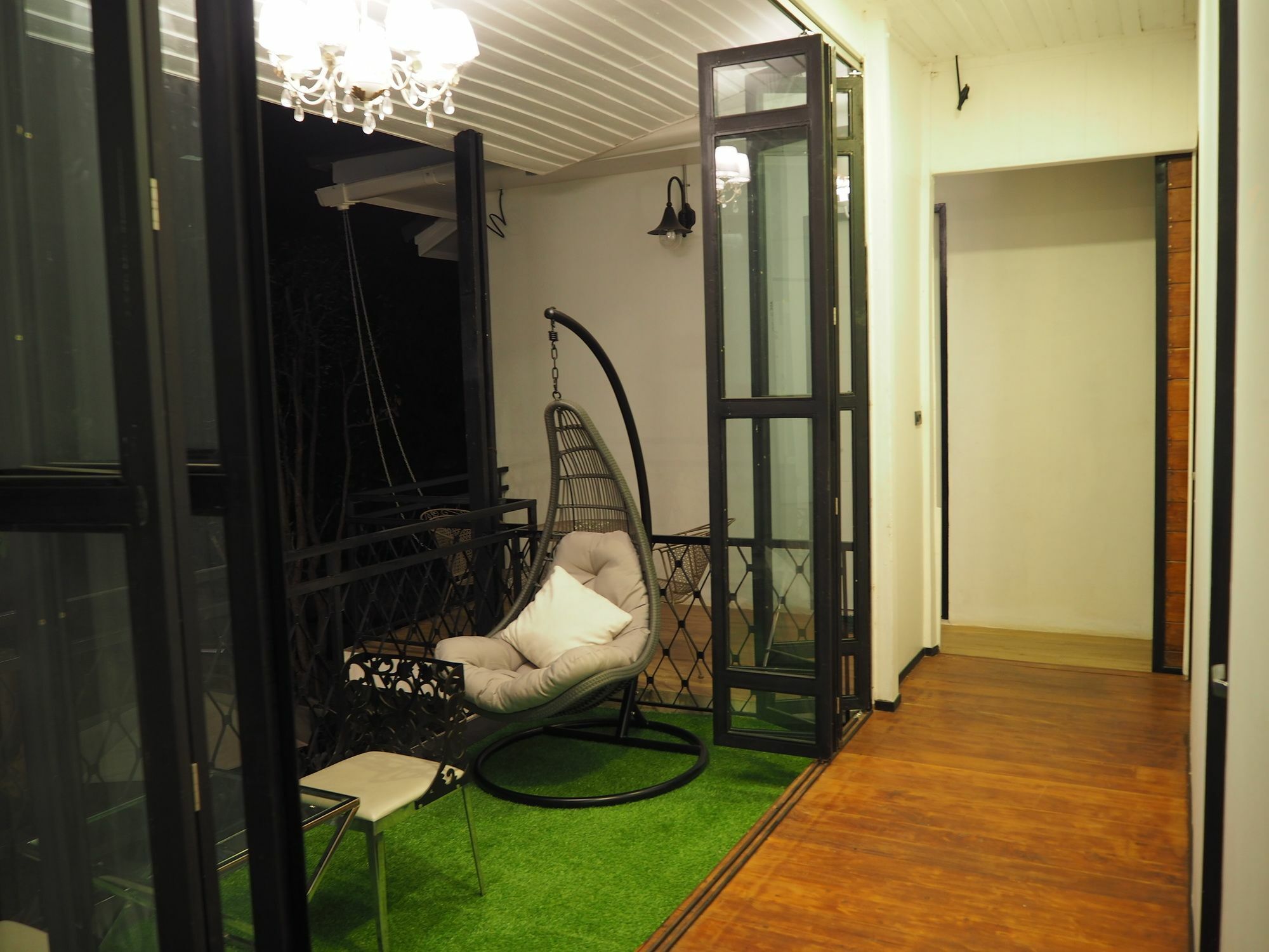 Sherloft Home & Hostel Chiang Mai Bagian luar foto