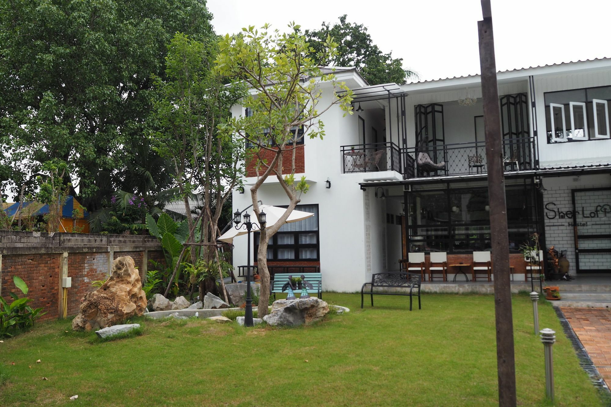 Sherloft Home & Hostel Chiang Mai Bagian luar foto