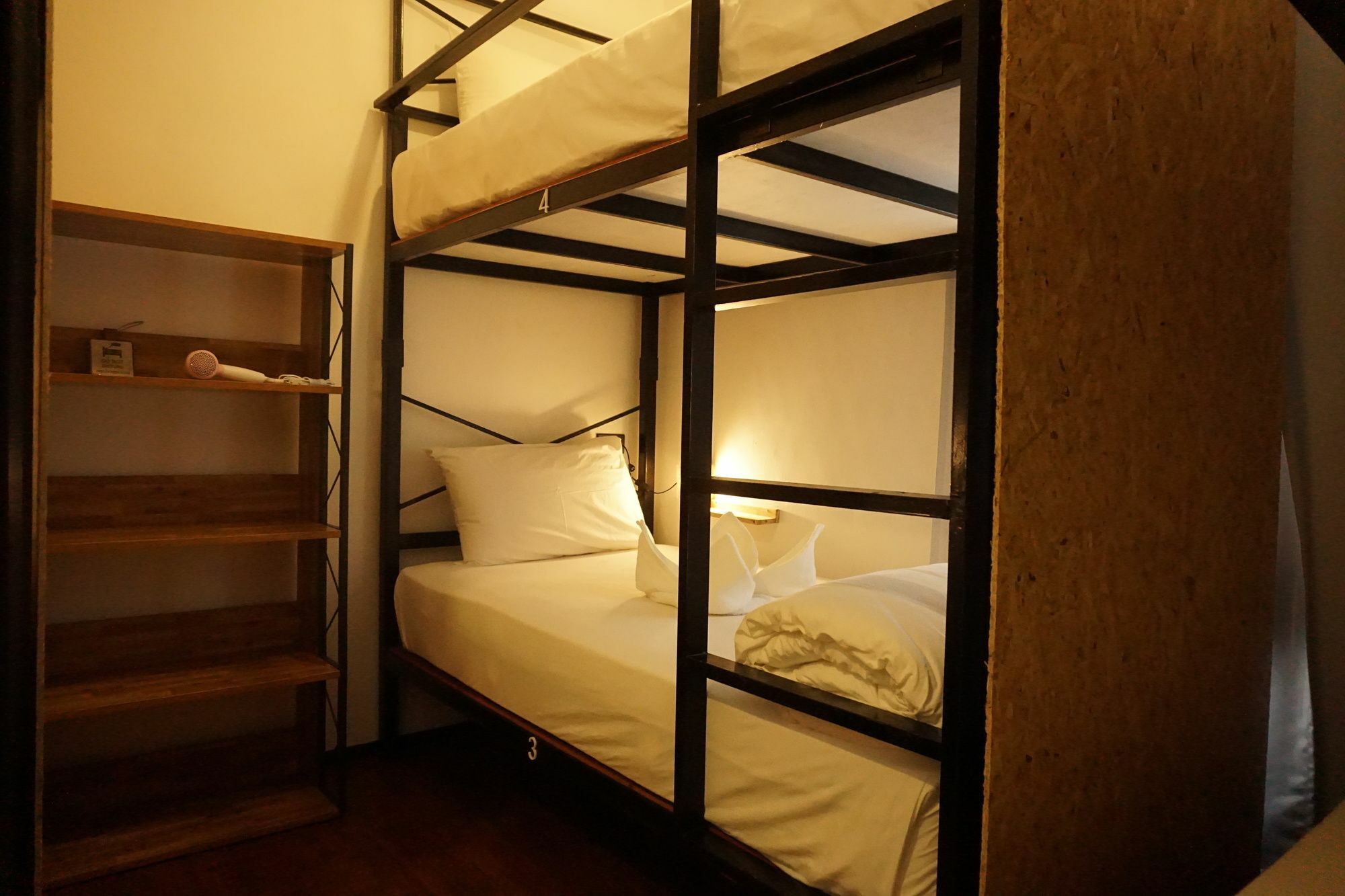 Sherloft Home & Hostel Chiang Mai Bagian luar foto