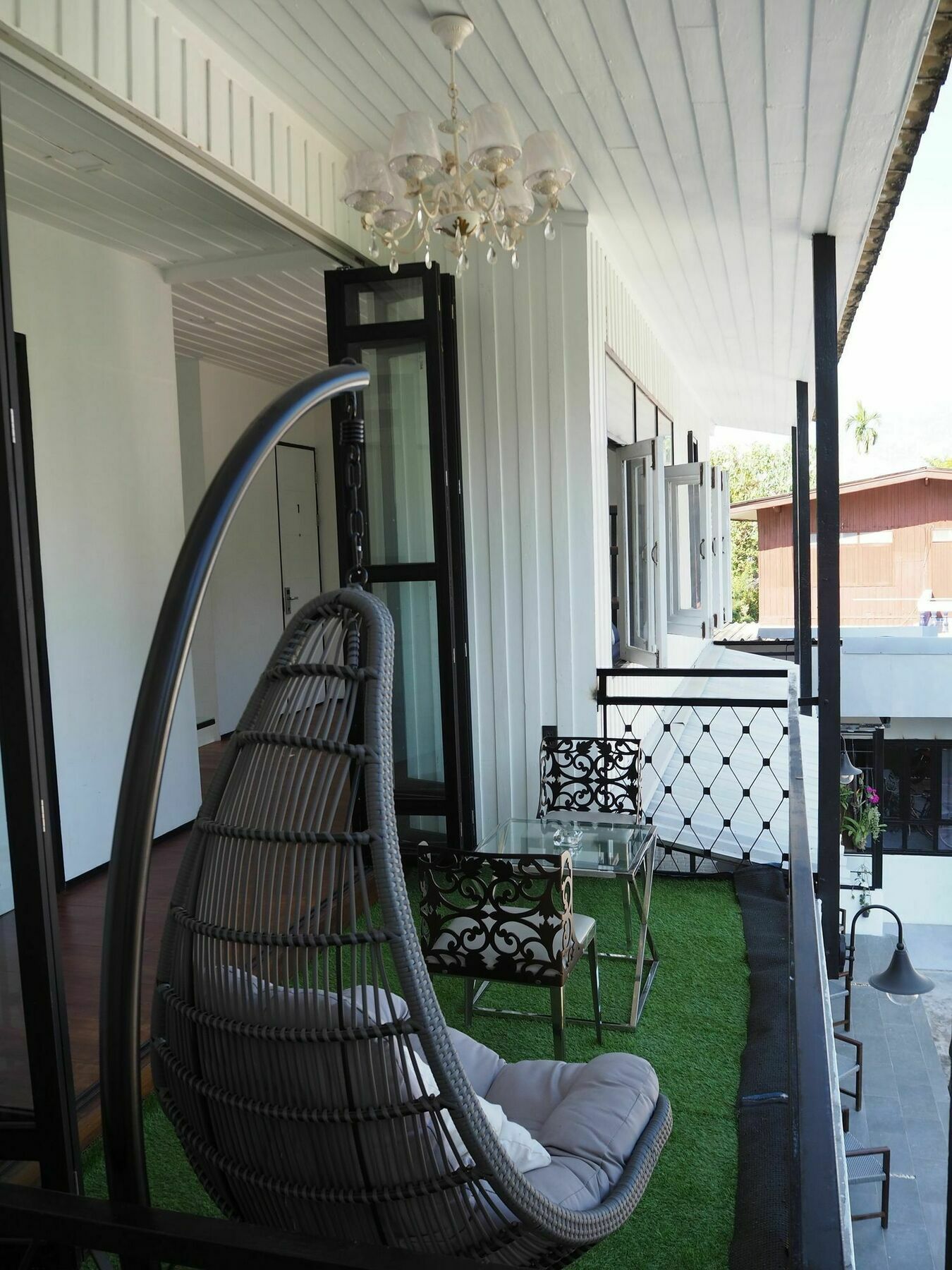 Sherloft Home & Hostel Chiang Mai Bagian luar foto